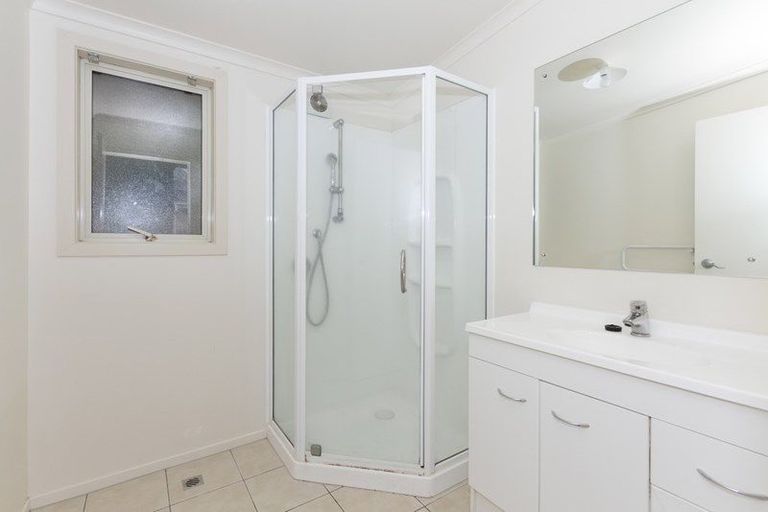 Photo of property in 8b Snead Place, Hamilton East, Hamilton, 3216
