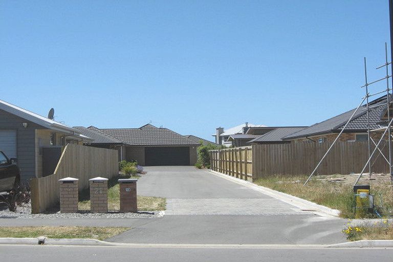 Photo of property in 19 Pohutukawa Crescent, Parklands, Christchurch, 8083