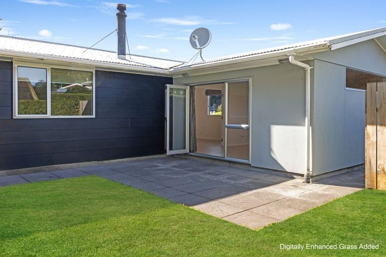 Photo of property in 9 Ambury Place, Merrilands, New Plymouth, 4312