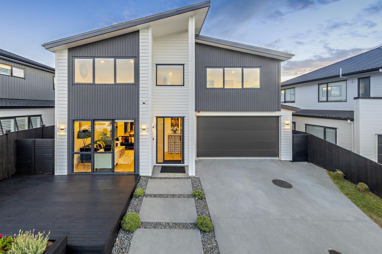 Photo of property in 23 Riroriro Road, Hobsonville, Auckland, 0616