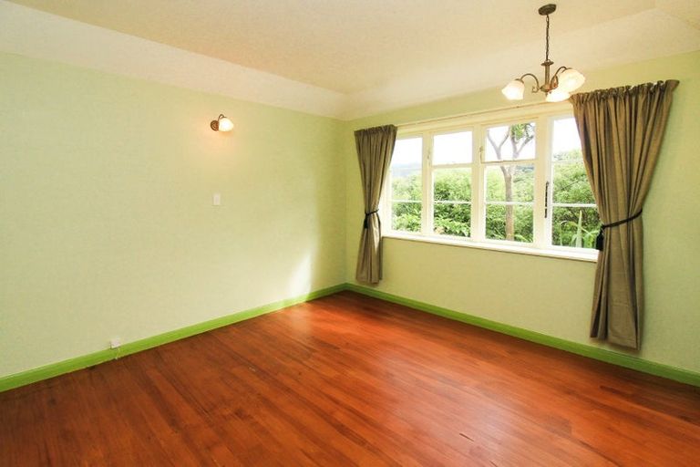 Photo of property in 7 Kaihuia Terrace, Northland, Wellington, 6012
