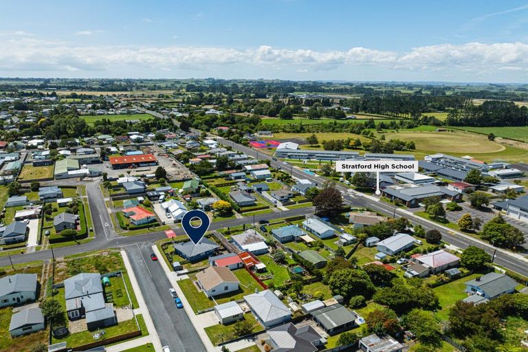 Photo of property in 65 Cloten Road, Stratford, 4332