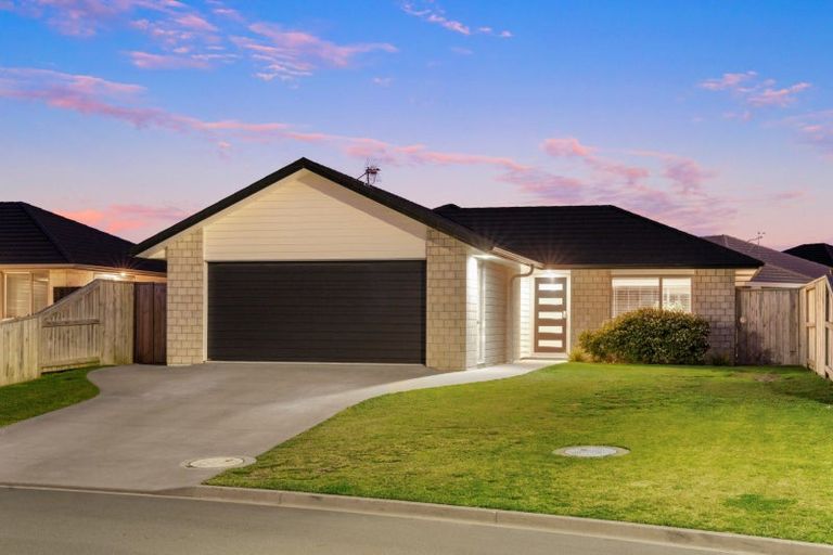Photo of property in 18 Sabre Street, Papamoa Beach, Papamoa, 3118