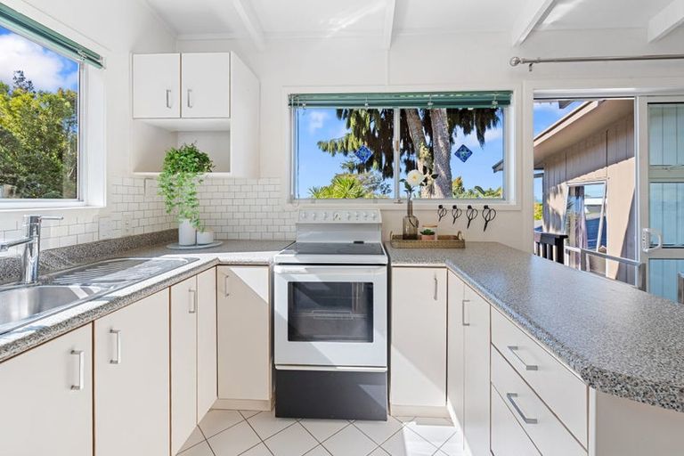 Photo of property in 1/89 Glamorgan Drive, Torbay, Auckland, 0630