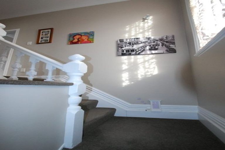 Photo of property in 70 Salford Street, Newlands, Wellington, 6037