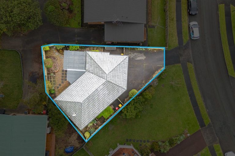 Photo of property in 2/3 Jacanas Place, Unsworth Heights, Auckland, 0632
