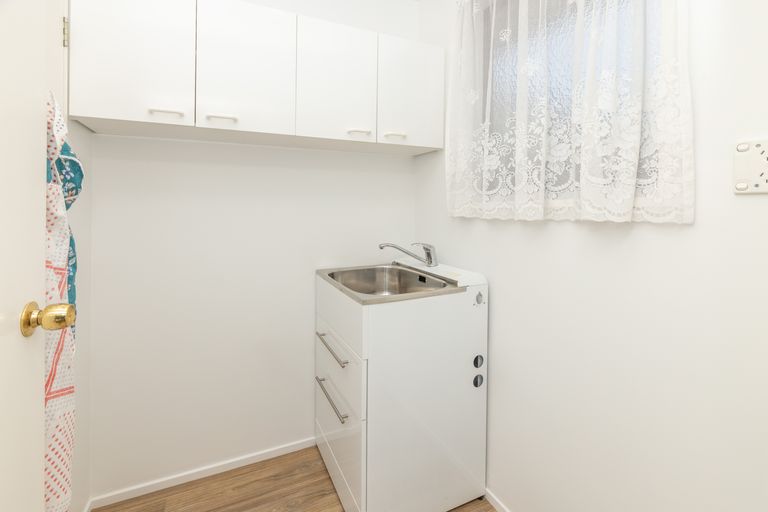 Photo of property in 1/20 Kirsten Place, Parklands, Christchurch, 8083