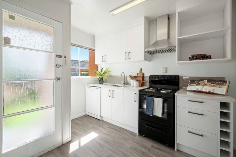 Photo of property in 2/60 Jellicoe Road, Manurewa, Auckland, 2102