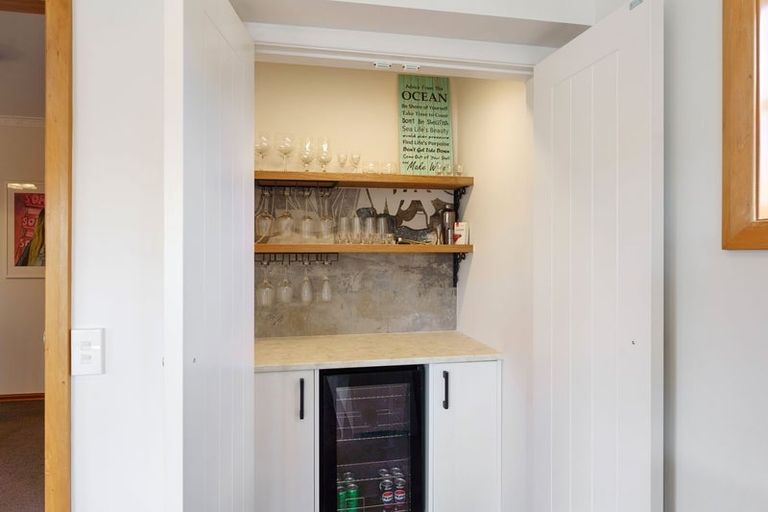 Photo of property in 30 Golf Road, Paraparaumu Beach, Paraparaumu, 5032