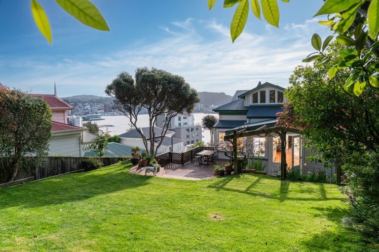 Photo of property in 4 Baring Street, Oriental Bay, Wellington, 6011