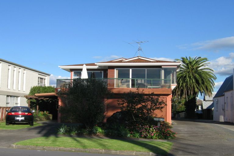 Photo of property in 2/48 Takutai Avenue, Half Moon Bay, Auckland, 2012