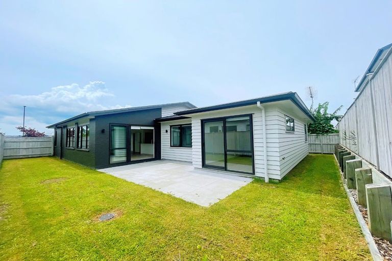 Photo of property in 6 Riria Crescent, Takanini, 2112