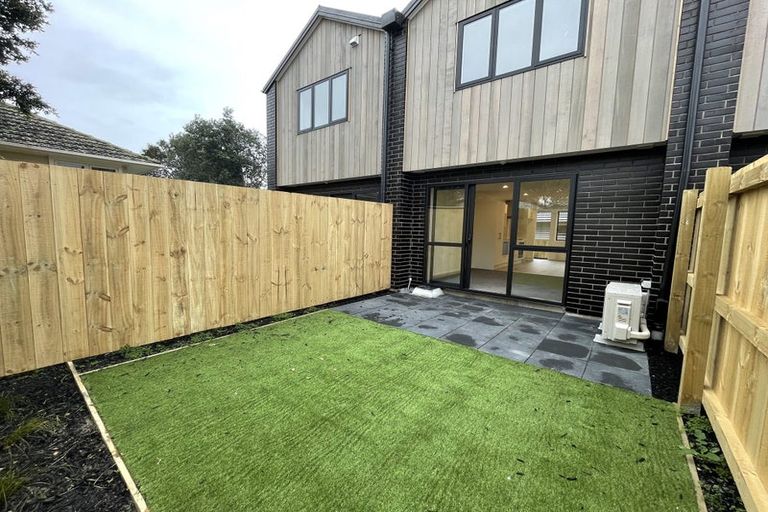 Photo of property in 4/63 Taikata Road, Te Atatu Peninsula, Auckland, 0610