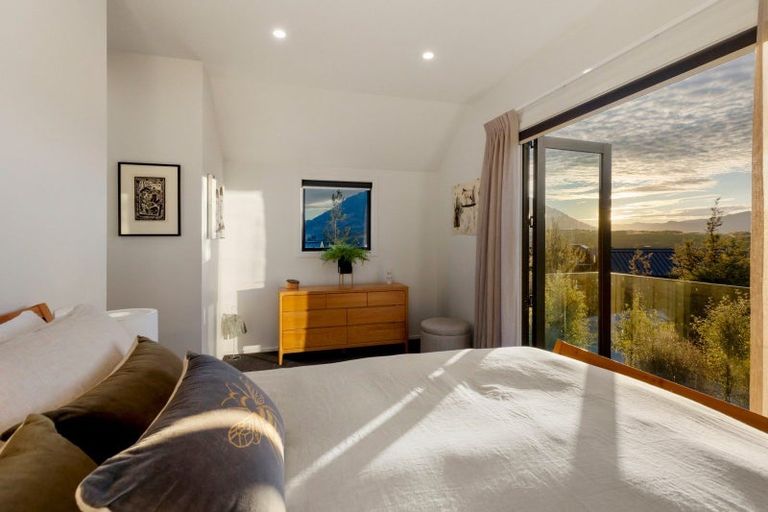 Photo of property in 1 Appin Court, Jacks Point, Queenstown, 9371