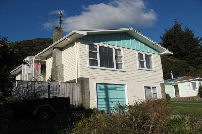Photo of property in 65 Petrie Street, Wainuiomata, Lower Hutt, 5014