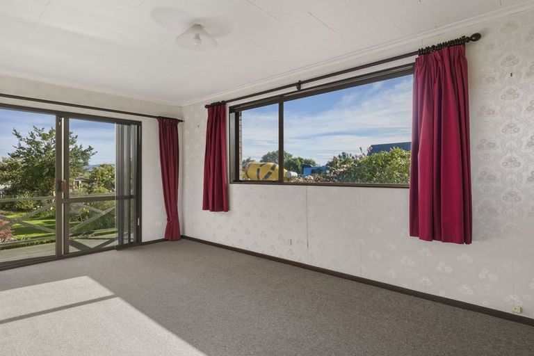 Photo of property in 11 Greenhithe Street, Waihola, Milton, 9073