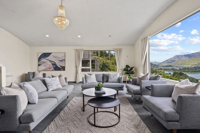 Photo of property in 3a Strawberry Lane, Fernhill, Queenstown, 9300