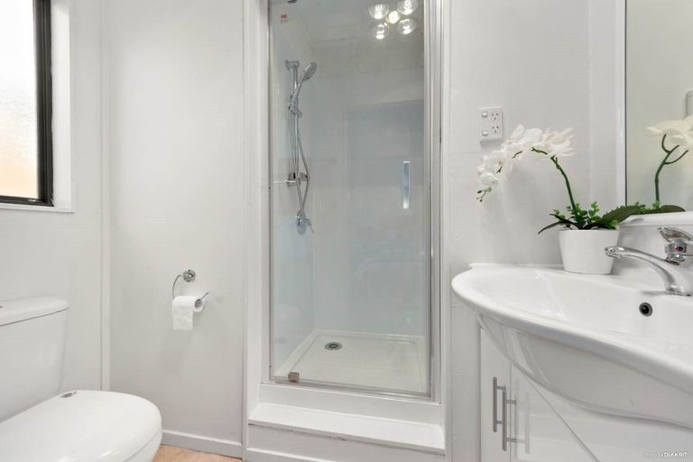 Photo of property in 13 Ciprian Place, Henderson, Auckland, 0612