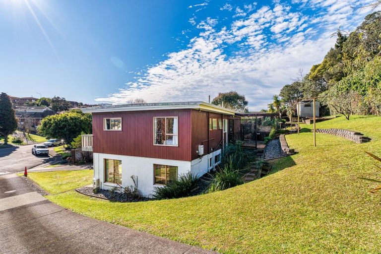 Photo of property in 18 Wisteria Way, Mairangi Bay, Auckland, 0630
