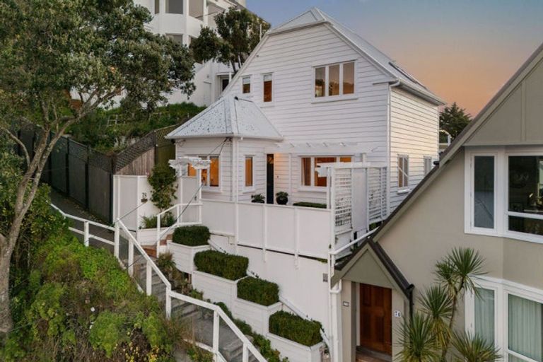 Photo of property in 78 The Crescent, Roseneath, Wellington, 6011