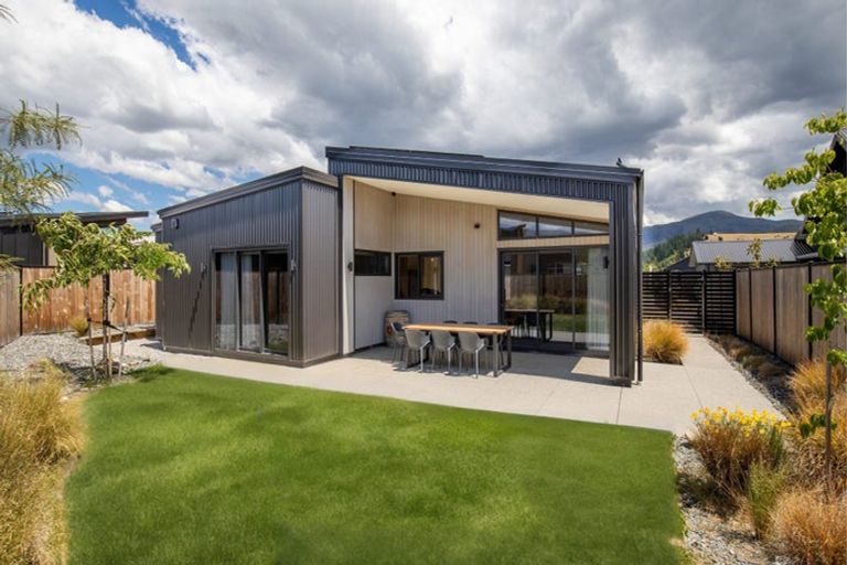 Photo of property in 12 Vintage Street, Cromwell, 9310