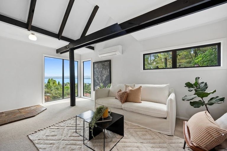 Photo of property in 35 Pluto Place, Beach Haven, Auckland, 0626