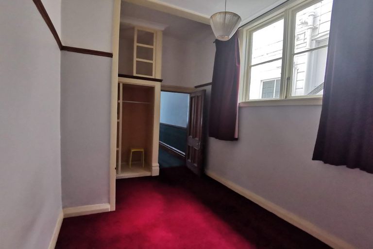 Photo of property in 105 Tasman Street, Mount Cook, Wellington, 6021