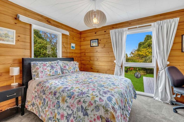 Photo of property in 44 Grand Vue Road, Kawaha Point, Rotorua, 3010