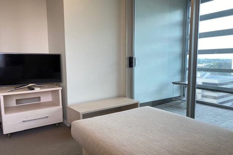 Photo of property in 909/17 Osterley Way, Manukau, Auckland, 2104