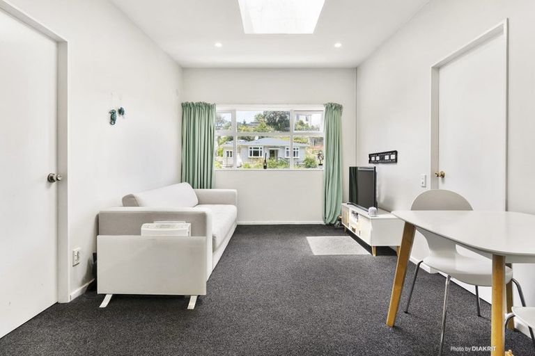 Photo of property in Parkland Flats, 17/51u Adams Terrace, Kelburn, Wellington, 6021