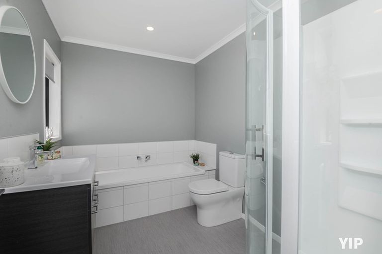 Photo of property in 130 Amesbury Drive, Churton Park, Wellington, 6037