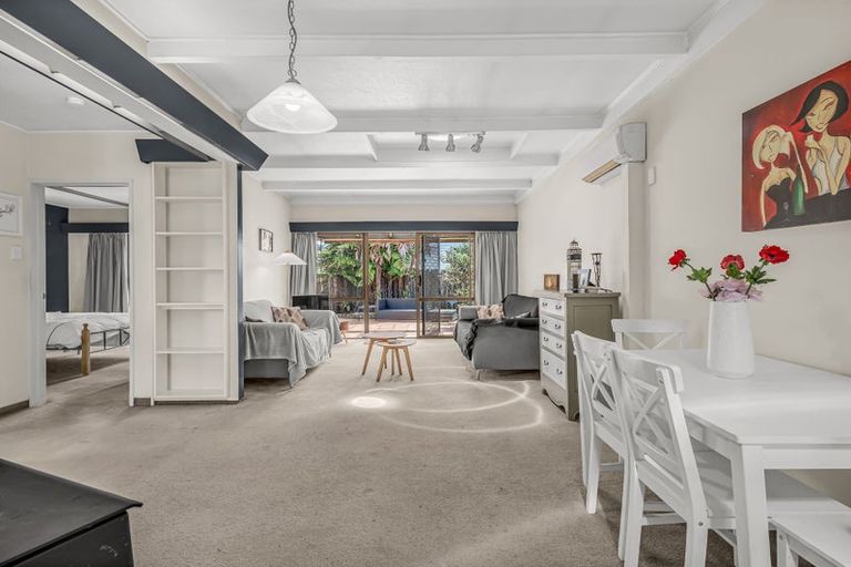 Photo of property in 2/807 Avenue Road East, Parkvale, Hastings, 4122