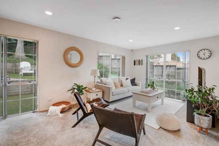 Photo of property in 12 Godwin Court, Unsworth Heights, Auckland, 0632