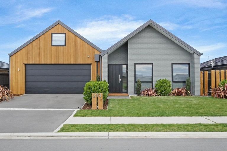 Photo of property in 24 Hartford Crescent, Rolleston, 7615