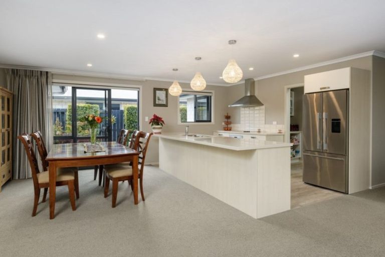 Photo of property in 21 Livingstone Drive, Papamoa Beach, Papamoa, 3118