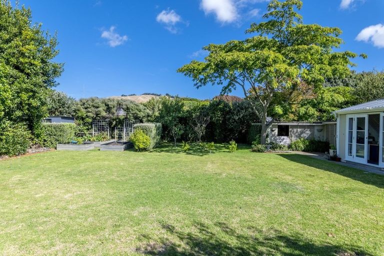 Photo of property in 10 Kohekohe Road, Waikanae, 5036