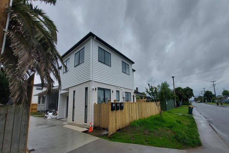 Photo of property in 708a Te Atatu Road, Te Atatu Peninsula, Auckland, 0610