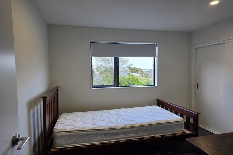 Photo of property in 196 Forrest Hill Road, Forrest Hill, Auckland, 0620