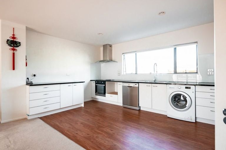 Photo of property in 17a/9 Delta Avenue, New Lynn, Auckland, 0600