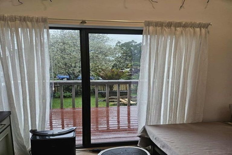 Photo of property in 2/99 Konini Road, Titirangi, Auckland, 0604