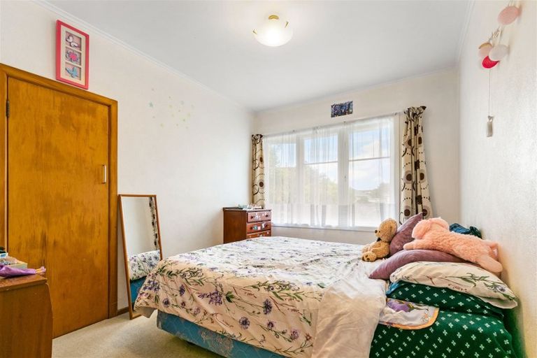 Photo of property in 24 Te Kanawa Crescent, Henderson, Auckland, 0610