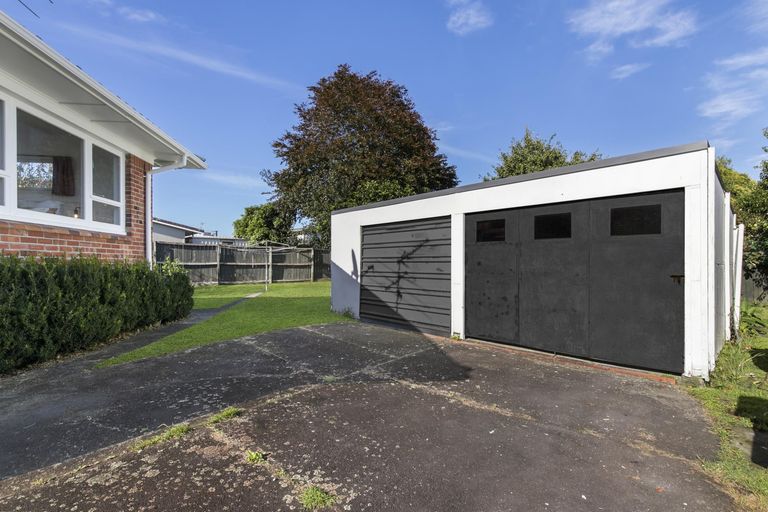 Photo of property in 20 Halberg Street, Papakura, 2110