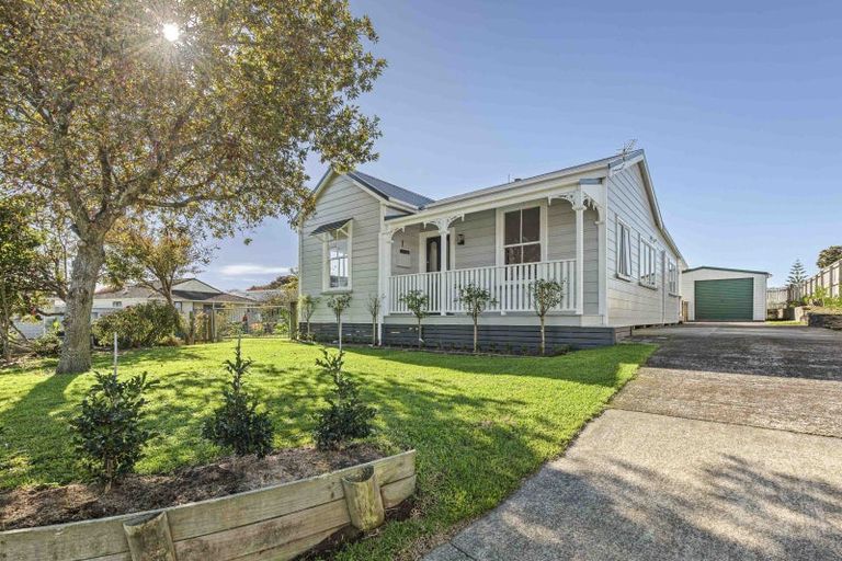 Photo of property in 19 Tuahu Place, Waitara, 4320