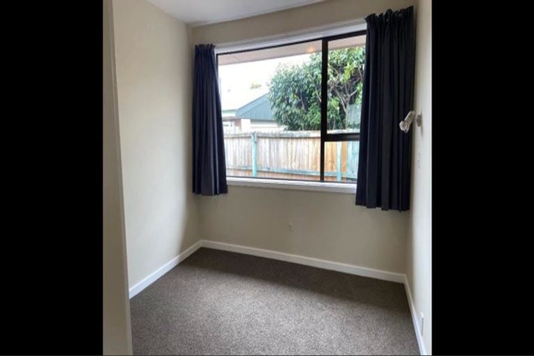 Photo of property in 17 Ostend Place, Avonhead, Christchurch, 8042