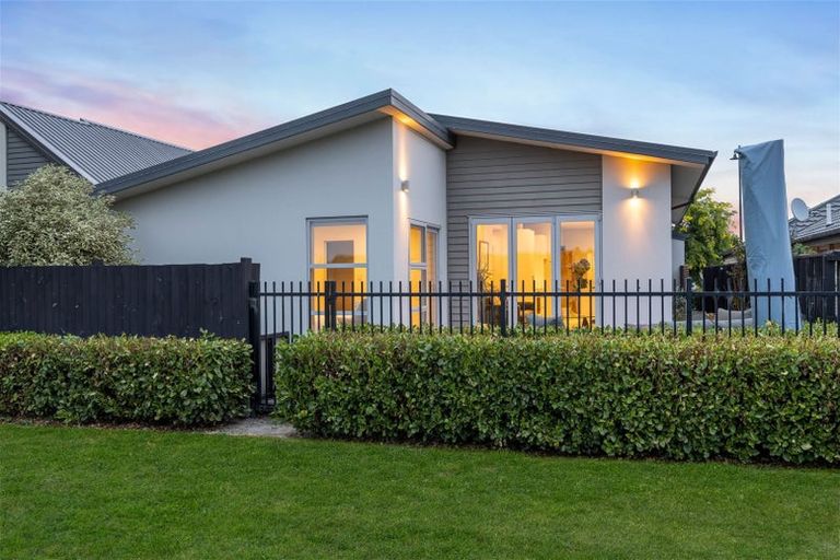 Photo of property in 27 Famille Close, Yaldhurst, Christchurch, 8042
