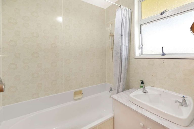 Photo of property in 32 Cascade Crescent, Westbrook, Palmerston North, 4412