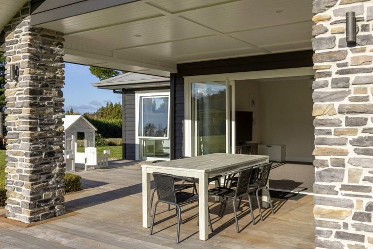 Photo of property in 7 Lochinvar Lane, Acacia Bay, Taupo, 3385