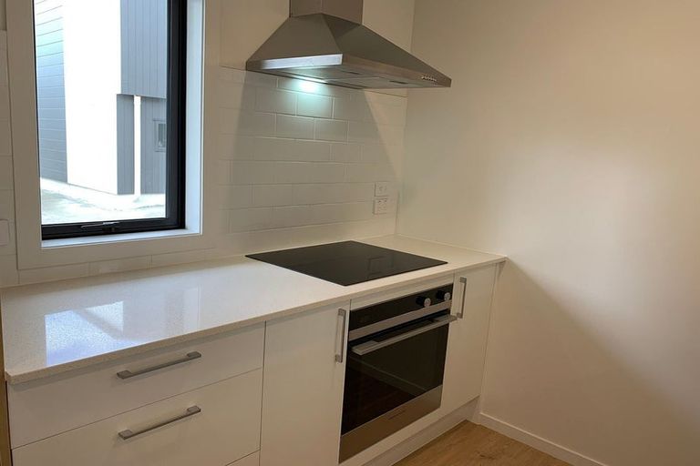 Photo of property in 5/4 Harry Ward Place, Henderson, Auckland, 0610