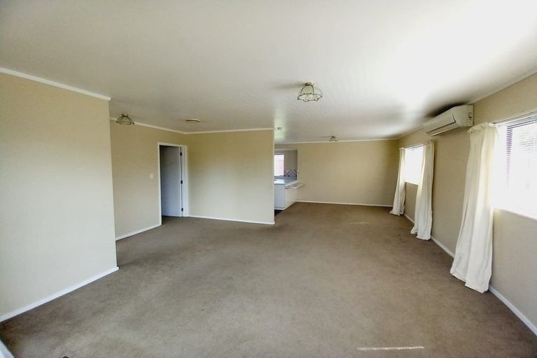 Photo of property in 2/65 Golf Road, New Lynn, Auckland, 0600