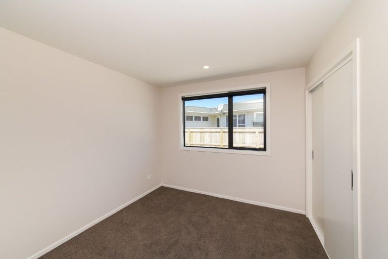 Photo of property in 2/68a Hedges Street, Sanson, 4817